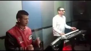 El Guachoon cantando 