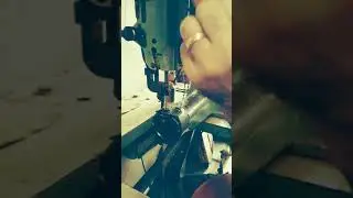 Máquina antigua Adler para coser cuero grueso