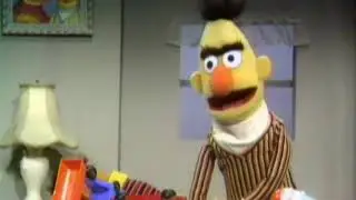 Ernie finds a very important note for Bert (HQ)
