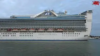 04.07.2024 Warnemünde Erstanlauf die Caribbean Princess beim Einlaufen in den Seekanal um 6 Uhr.