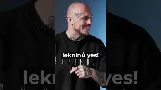 Redzed vs. rybn&iacute;k! 🌊😂