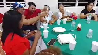 este es el  primo del payaso amigable pirulin