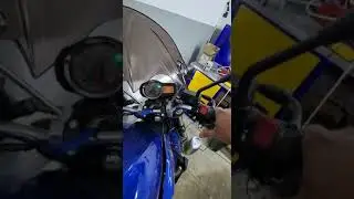 Уверенный оличный запуск сузуки бандит после зимы.Confident excellent launch of suzuki bandit winter