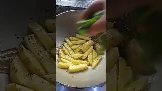 bengali ranna recipe sim alur torkari/potato fava beans curry sem ki sabji #shorts #viral