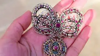 17th century Enameled Ruby & Gold Bow Pendant c. 1660-80 | 17th century jewelry