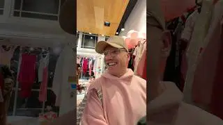 Давайте заглянем в новый комиссионный магазин в Вашингтоне! ♻️👚