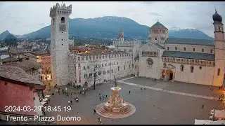 Trento live cam - centro città (Piazza Duomo)
