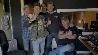Mama Maffia   ft. Left shed music studios & Bert Koops