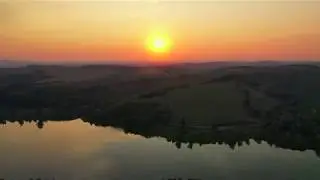 Naplemente a szálkai tavon - 4K drone film