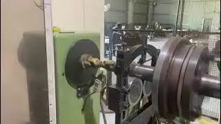 Pump coupling being balanced on a horizontal balancing machine - Precibalance
