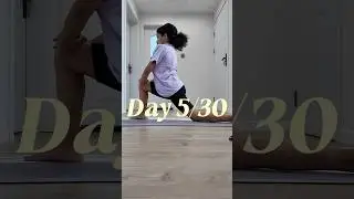 This front split progress is so slow. Patience is key, consistency is so boring but worth it.