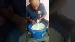 Este el trabajo con eleto para hacer los yoltamales Nicaraguense que comemos todo los nica
