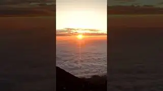 A timelapse capturing the sunrise of a lifetime from the summit of Mt. Fuji🇯🇵🗻 #japan #mtfuji