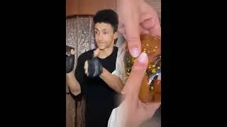 С кем тебе интересней проводить время: с друзьями или с родителями?😅#funny #foryou #shorts #comedy