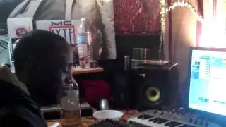 PW ESQUIRE WORKIN ON A NEW BEAT FOR HIS MIXTAPE 