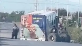 Cami&oacute;n de la Ruta 13 Pierde Llantas Traseras en el Municipio de El Carmen, Nuevo Le&oacute;n