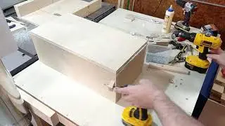 Wall mount thread cabinet