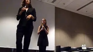Lucy Lawless singing in spanish (Lucy Lawless canta en español)