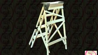 Escabeau en bois peint par Arte Papel Studio