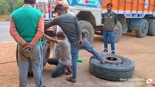 #Tubeless tyre puncture #khatarnak scene@#Rahmat#automobile