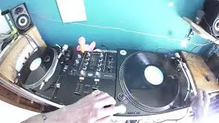 DJ VINYL MIXING DEMONSTRATION TUTORIAL ON 80'S DANCE TRACKS