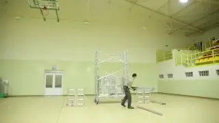 Opbouwen van de Alulift Hoogwerker Rolsteigers van Lockhard.