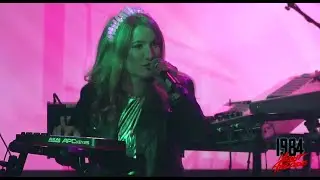 Dana Jean Phoenix - Le Mirage