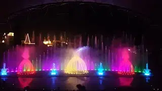 Biểu diễn nhạc nước tại VinWonders Nha Trang 2020