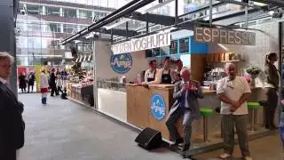 De opening van de markthal door Maxima