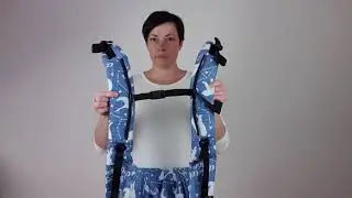 Nosítko Moisha Grow - nastavení hrudní přezky, když si nedosáhnete na záda.