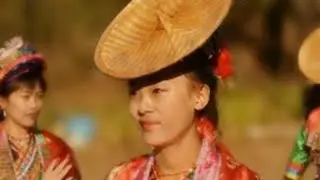 玉溪新平戛洒镇，我们的节日牛汤锅之旅。#地方特色美食 #强烈推荐 #戛洒镇 #昊严影像杂志 #昊严24小时