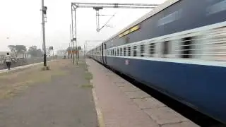 Nizamuddin - Mysore Swarn Jayanti express