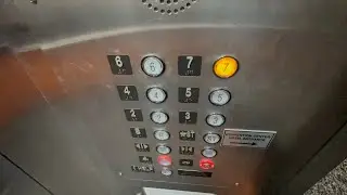 Chattanooga TN Marriott Hotel DT Chattanooga Parking Garage Elevators 