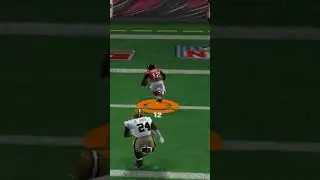 Michael Vick throws a Dime in Madden 07 PSP #gaming #nfl #madden