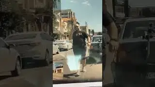 OMG! TESLA owner catches BIG MAN on CAMERA! ☠️SENTRY mode on📸📸
