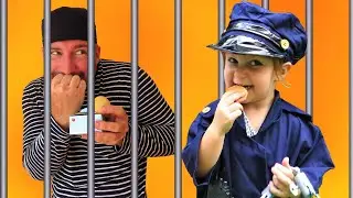 Erin Pretend Play Police and Daddy locked up