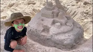 Building an Epic Sand Castle at Noosa Main Beach (Australia) | Bonzer Boys