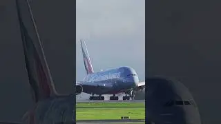 Emirates Skywards SPECIAL LIVERY | Spray Landing! 🌧️🌧️
