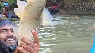Fish Hunter Jump To Catch A Big Monster Fish  #reels #reelsviralシ #foryouシ #MonsterFish #viralreelsシ