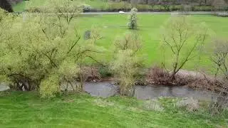 Drohnenaufnahmen der Burg Ardeck in Holzheim und der Aar in Gemeinde Aarbergen (in Hessen)