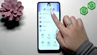 How to Customize Lock Screen Widgets in One UI 8 (Galaxy A07)