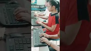 girls typing competition 😮😅