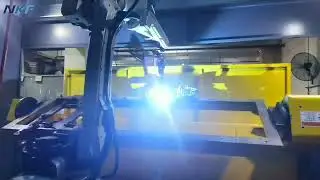 Our three-axis vertical positioner supporting Panasonic robot applied to automated welding.