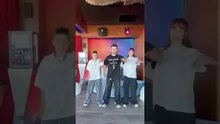 Необычные движения ног с @juliakbarni1