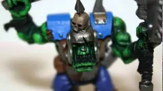 Урок покраски Warhammer 40k: как покрасить орка Deff Skulls