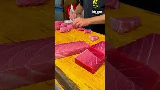 Watch the perfect cut of luxurious Otoro sashimi#SashimiArt #OtoroMagic #FineDining #Seafood