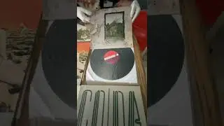 Led Zeppelin. Удивительная, тщательно подобранная коллекция оригинальных виниловых пластинок 1969...