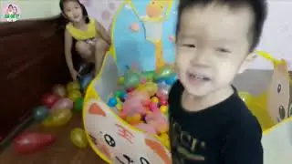 hai chi em choi leu bong bang bong bay  khi con tv
