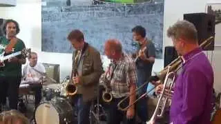 Dutch Impro Academy plays 'Monkey Woman' Live in Ezinge ZJFT 2001