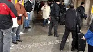 Werder Ultras am Bahnhof von Hannover (13.02.10) | www.werder-fans.com